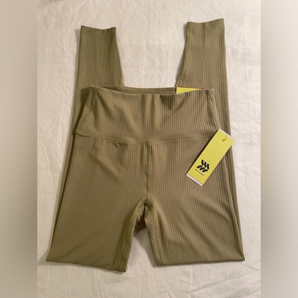 All In Motion Ultra High Rise Leggings Size XS Olive Green - Picture 1 of 10